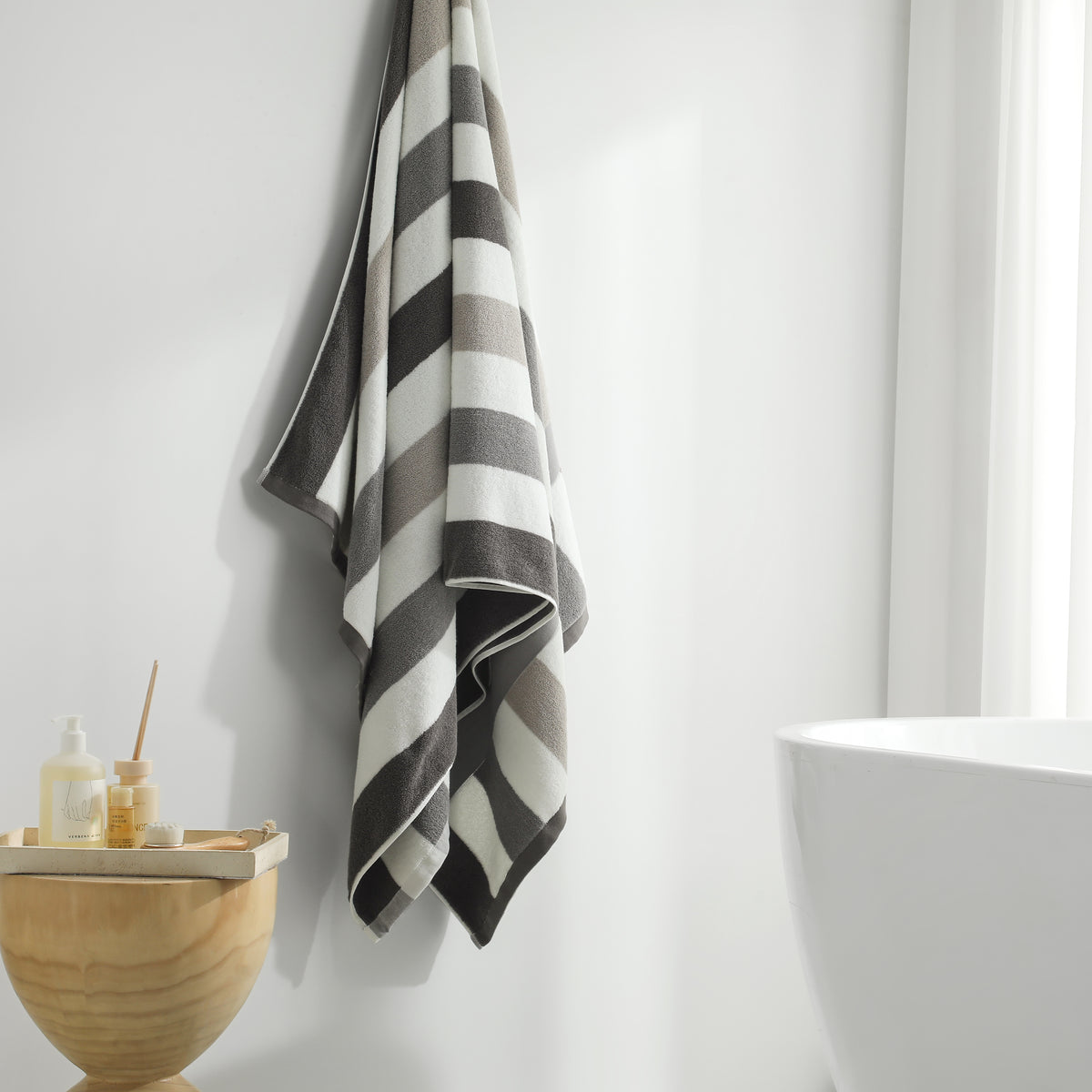 Striped Cotton Bath Towel – Oversized Absorbent Beach & Bath Towel