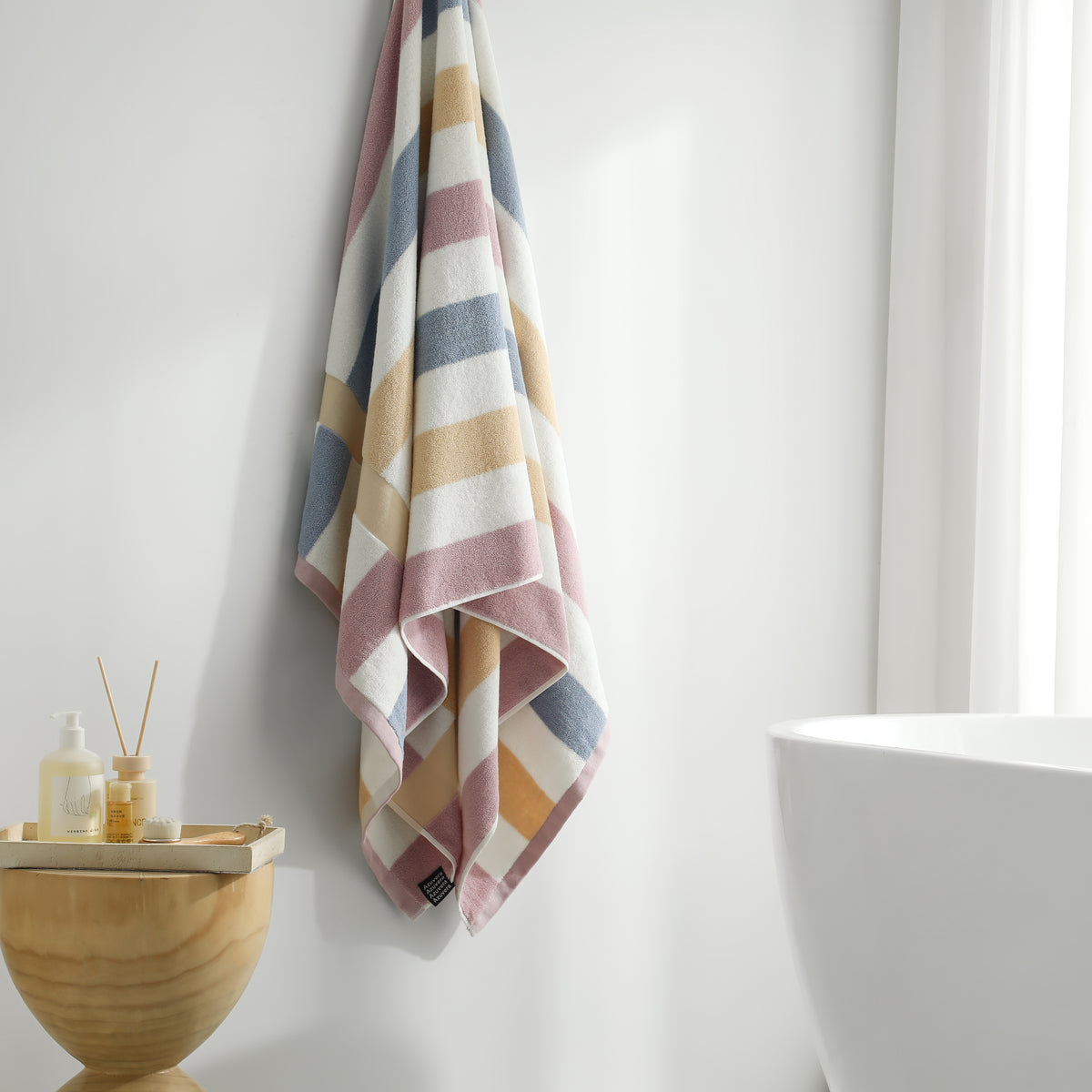 Striped Cotton Bath Towel – Oversized Absorbent Beach & Bath Towel