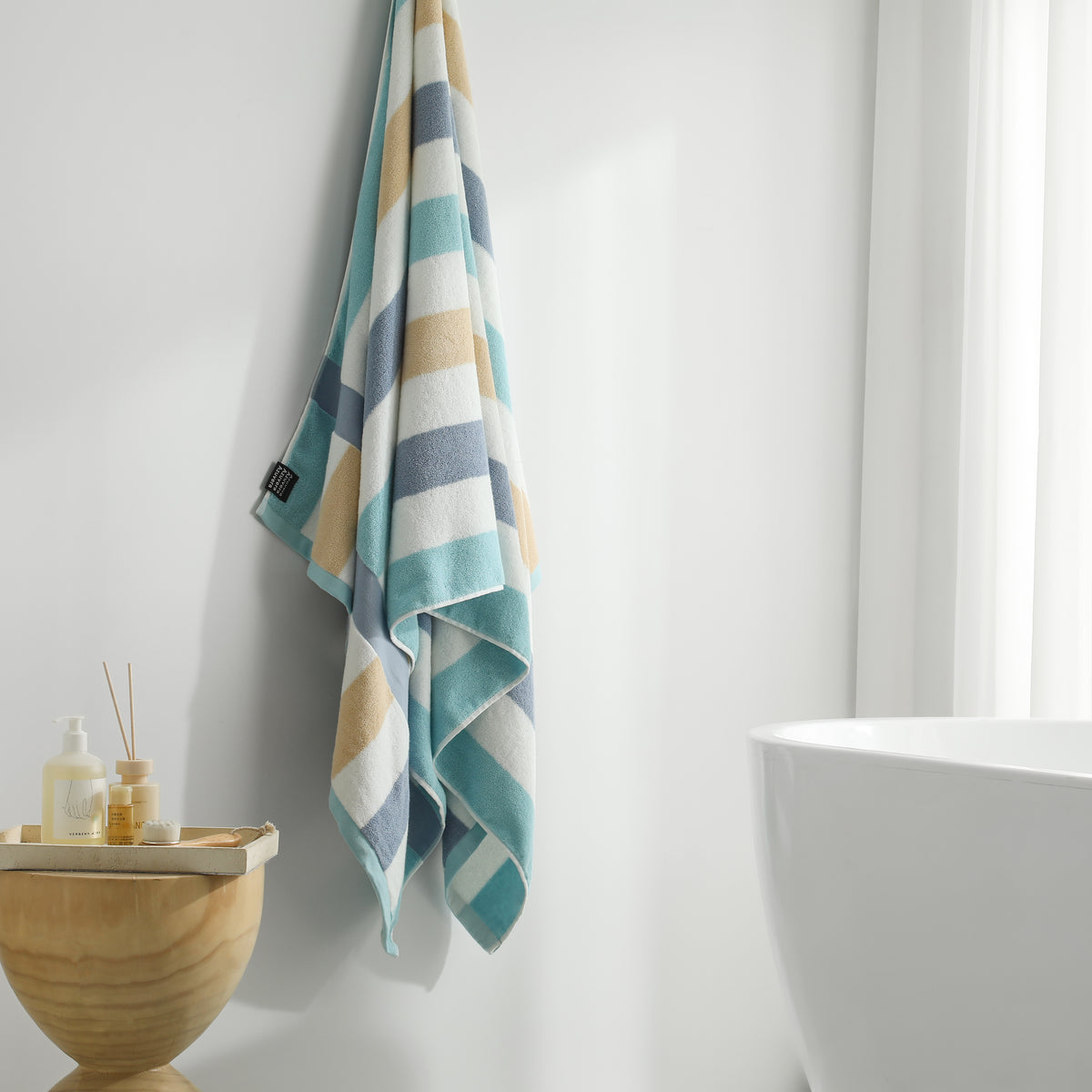 Striped Cotton Bath Towel – Oversized Absorbent Beach & Bath Towel
