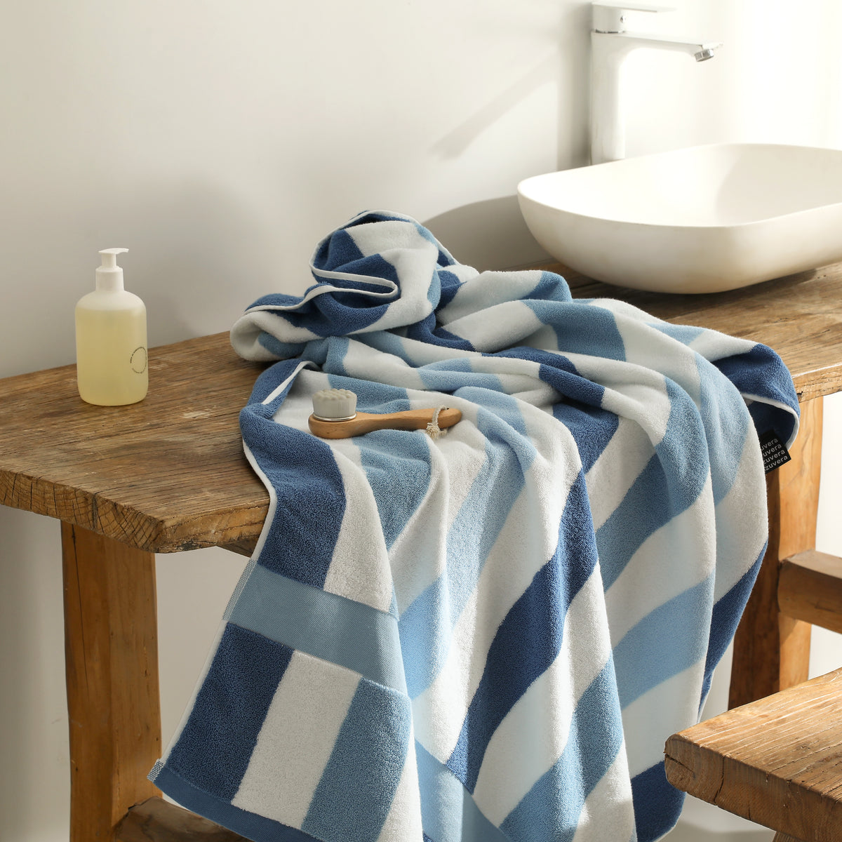 Striped Cotton Bath Towel – Oversized Absorbent Beach & Bath Towel